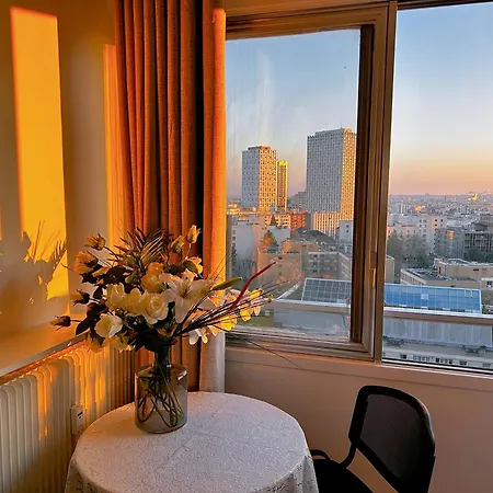 Large Charming In * Paris