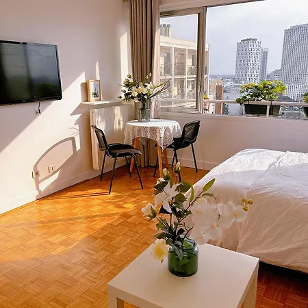 Large Charming In Apartman *
